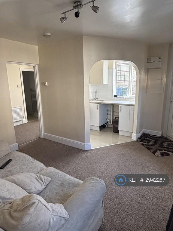 1 bedroom flat in Leavesden Road, Watford, WD24 (1 bed) (#2942287)