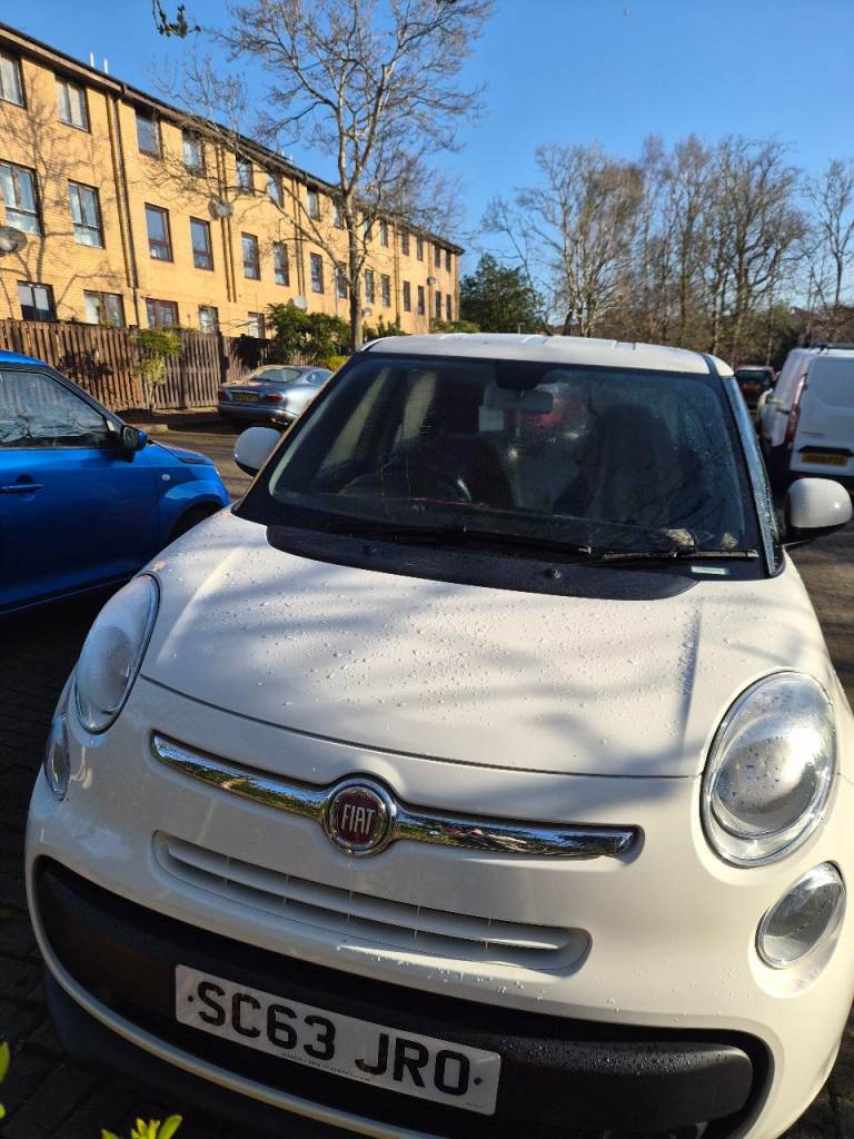 Fiat 500l white 