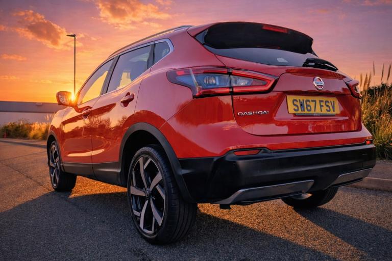 2017 Nissan Qashqai 1.6 dCi Tekna 5dr Xtronic HATCHBACK Diesel Automatic