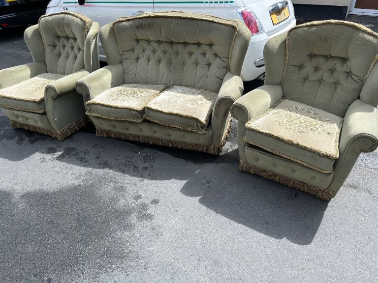 Free furniture - delivery available