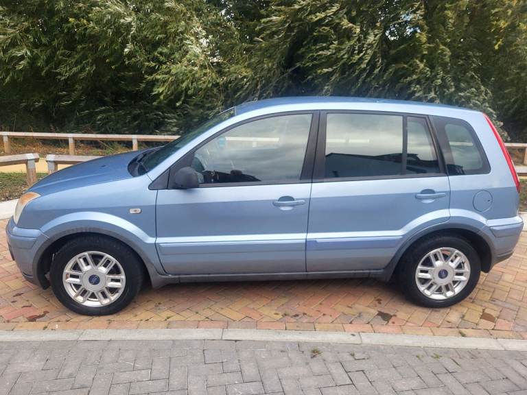 Ford fusion automatic 1.6 zetec . Only 60k