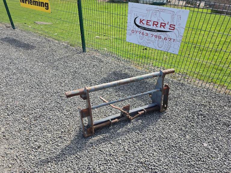 Tractor front loader Chilton to euro 3 adapter plate