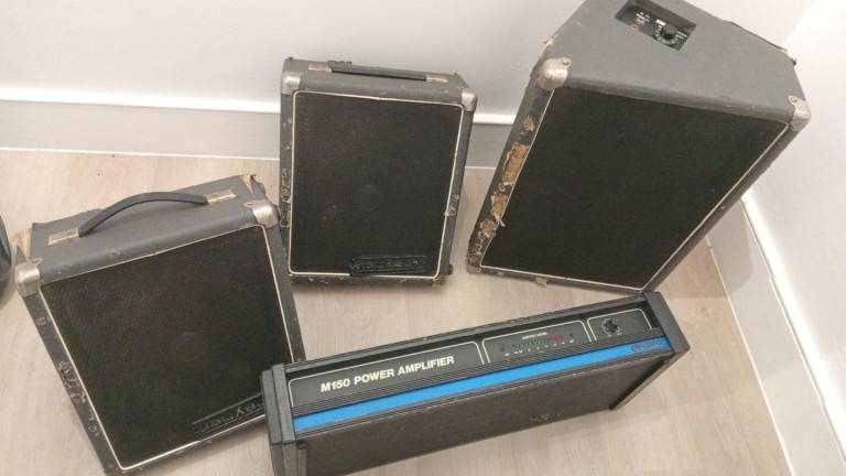 FREE DELIVERY CARLSBRO AMP AND SPEAKERS JUST £70 THE LOT