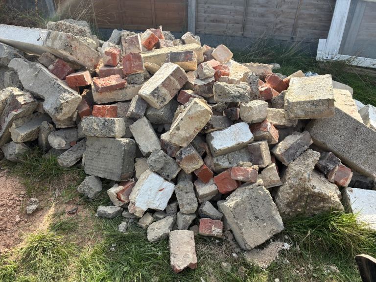 Mixed hardcore Rubble and Bricks – Fair Condition