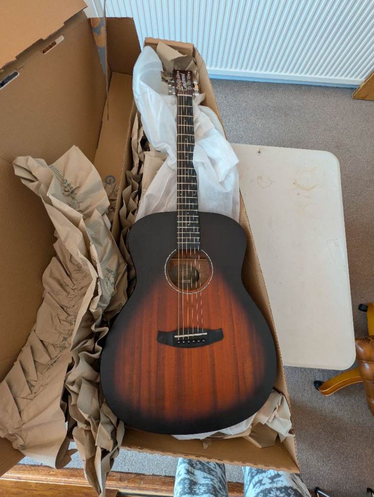 Tanglewood TWCR O Crossroads Orchestra Acoustic, Whisky Burst Guitar
