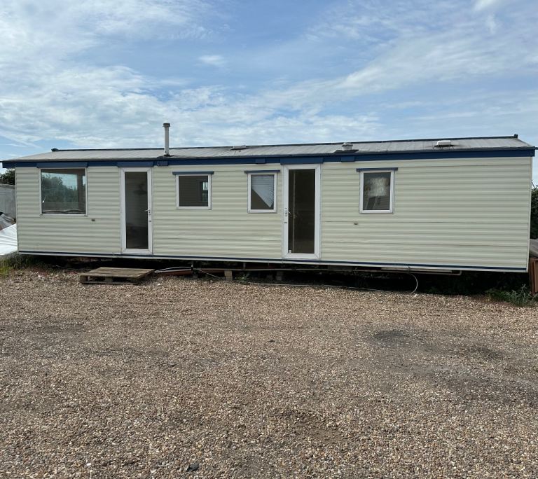 2 bed   Electric rates and water rates included 