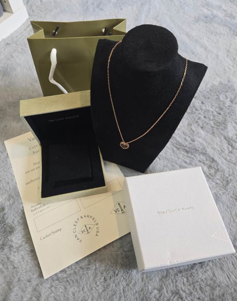 Van Cleef & Arpels Sweet Alhambra Heart Pendant Necklace