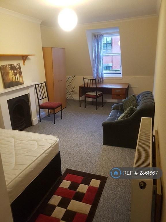 2 bedroom flat in Glasgow, Glasgow, G12 (2 bed) (#2861667)