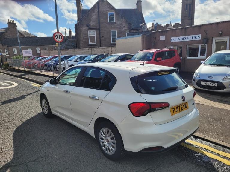 FIAT TIPO 1.4 Tipo Hatchback 1.4 95hp Easy 2017