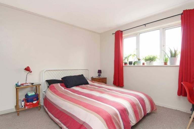 🏡🗝 Spacious Double Room in Well-Connected Area – All Bills Included – Bow 🏡🗝