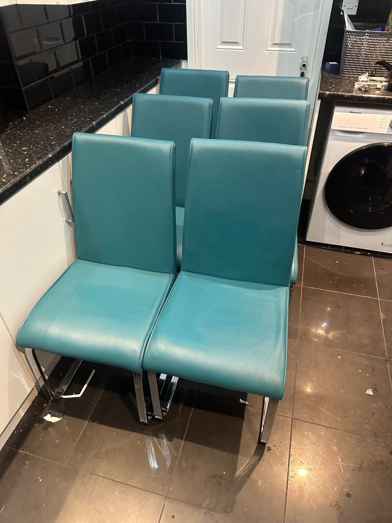 7x refurbished high quality cyan chairs 