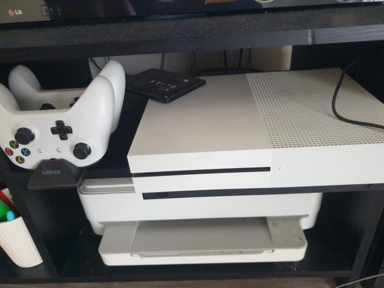 Xbox One S