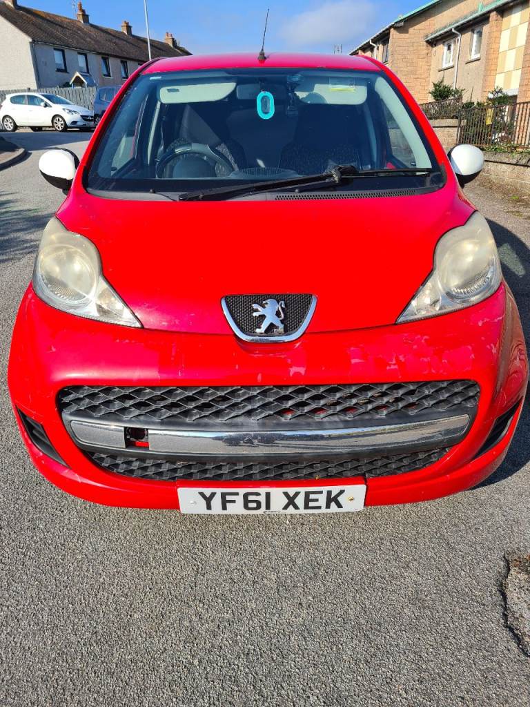 Peugeot 107 5 door 998cc alloys factory tinted screen runs well needs MOT spares or repair£275 ono