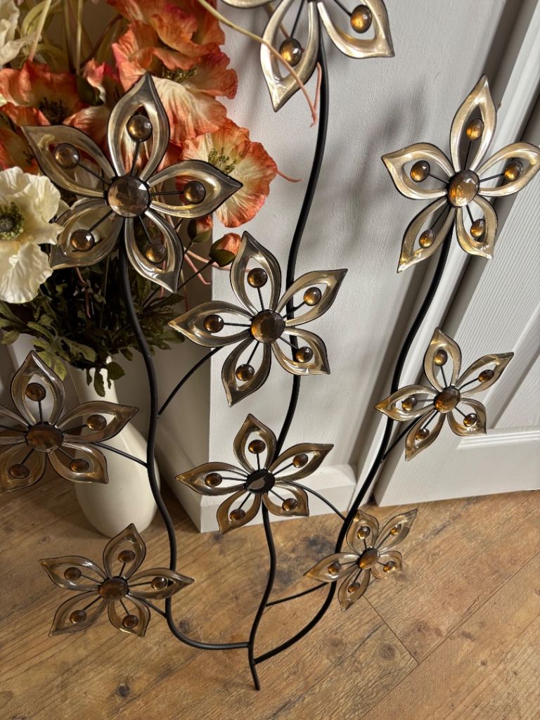 Metal Flower Wall Art Decor – Gold/Brown, far Condition