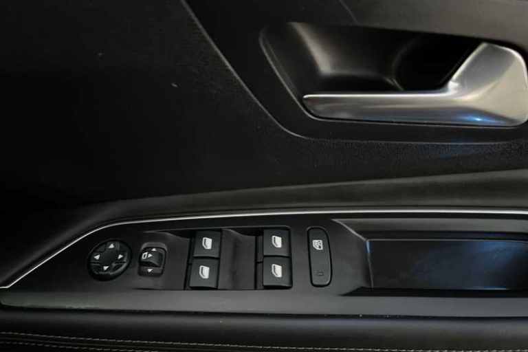 2018 Peugeot 3008 1.5 BlueHDi Allure SUV 5dr Diesel Manual Euro 6 (s/s) (130 ps) SUV Diesel Manual