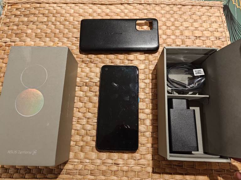 ASUS ZenFone 8, 128GB storage, dual SIM