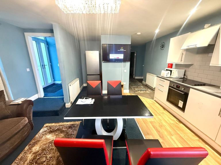 4 Bedroom Main Door Flat to Let Near Ocean Terminal