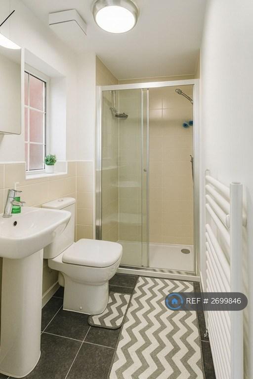 5 bedroom house in Port Stanley Close, Taunton, TA2 (5 bed) (#2699846)