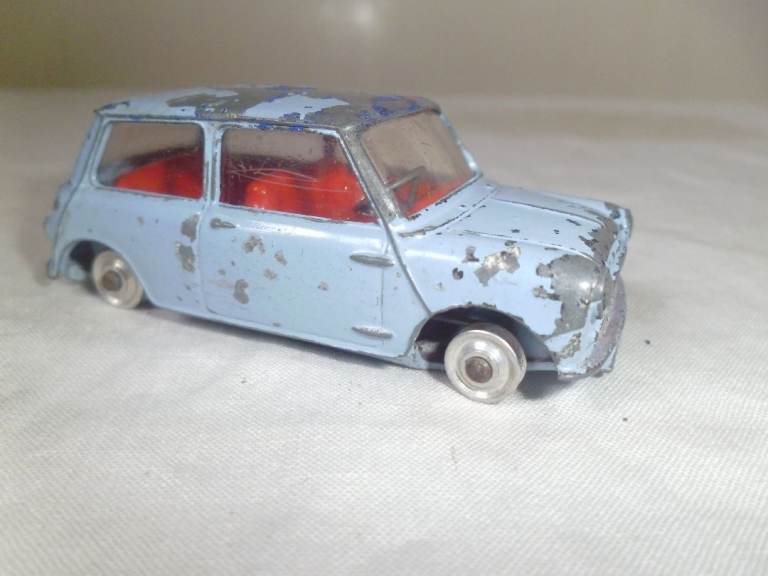 CORGI TOYS MORRIS MINI MINOR.