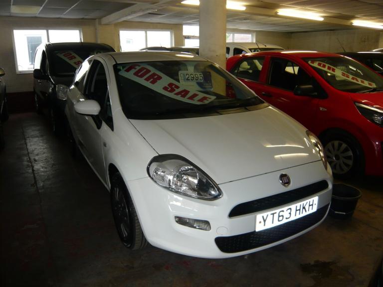 2013 Fiat Punto 1.2 Pop 3dr [Start Stop] HATCHBACK Petrol Manual