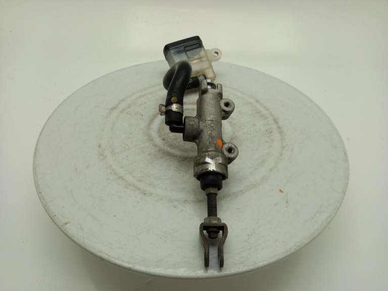 Suzuki Gsxr 750 L0 Rear Brake Master Clyinder 2010-2012 69600-01h20-000