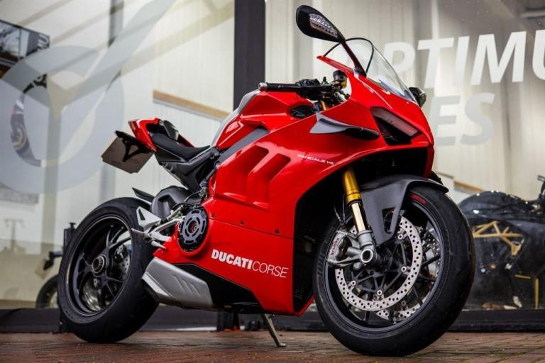 Ducati Panigale V4R 7 SERVICE STAMPS ! EXTRAS ! CARBON ! OHLINS ! STUNNING