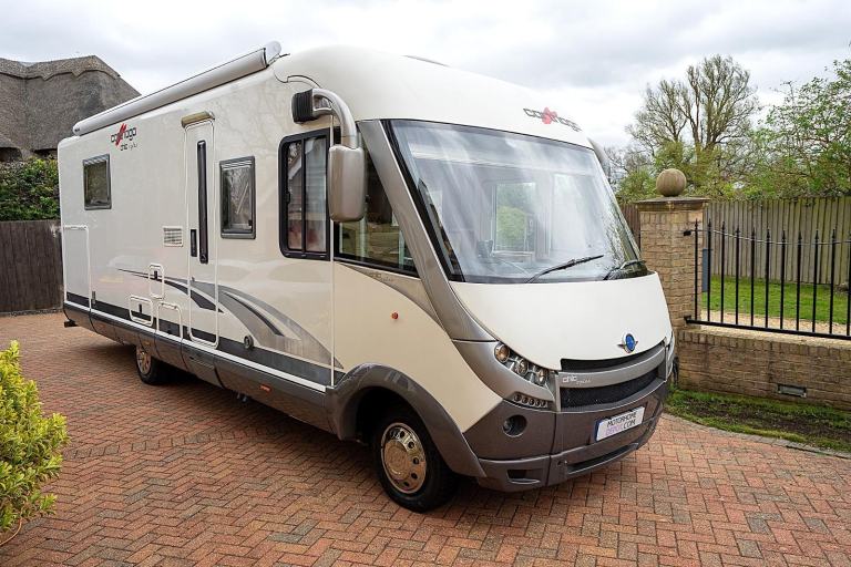 Carthago S Plus i52 Rare 3.0 V6 Mercedes Automatic. Island bed Scooter Garage 