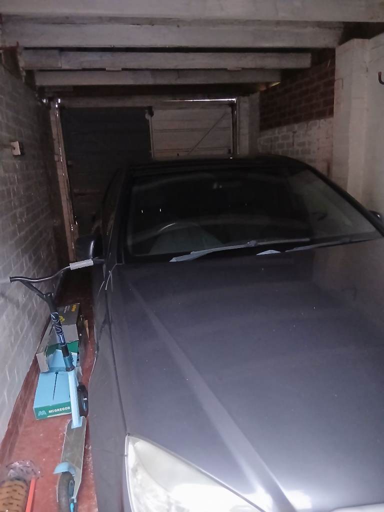 Single Garage Available to let
