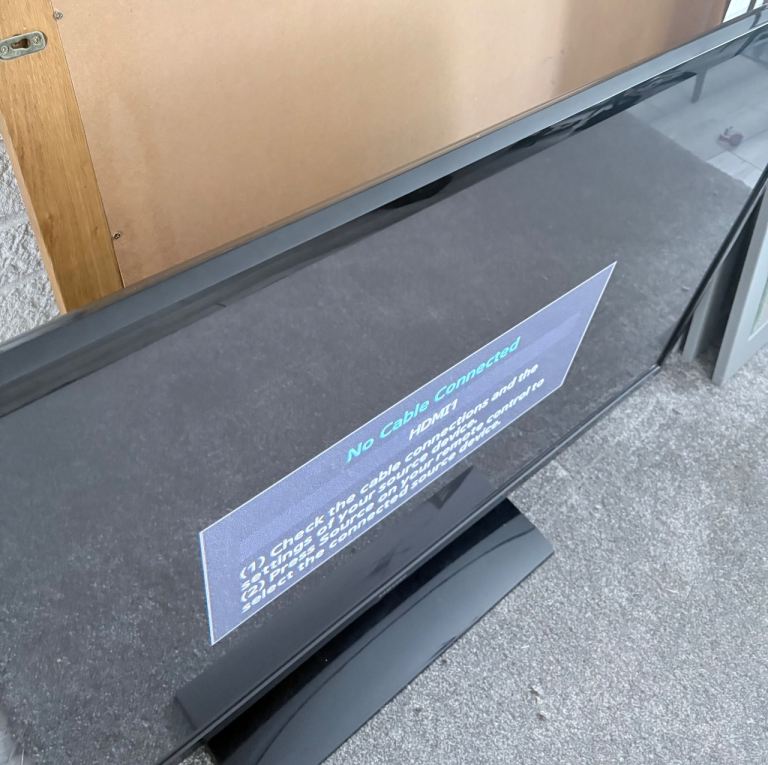 Samsung 50inch non smart Black Flat Screen TV with Stand – Good Condition