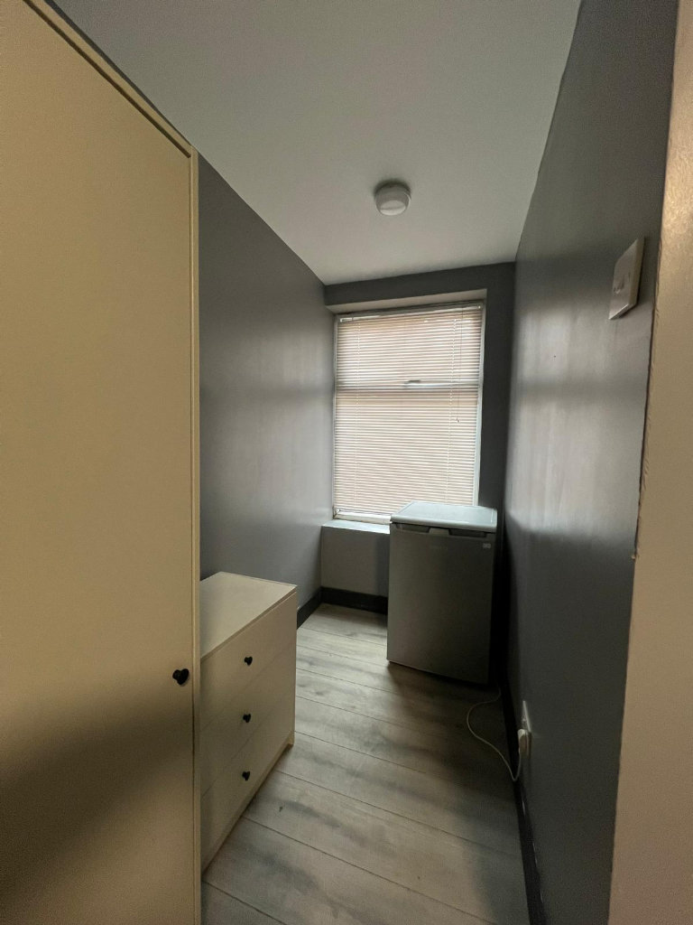 Ensuite Studio Flat in Barwell, Leicester (LE9 8HE)  with shared kitchen