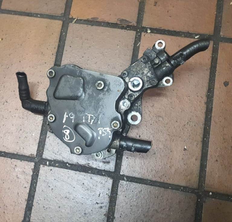 VW Passat B6 1.9 TDI Vacuum Pump DRM20004 2007