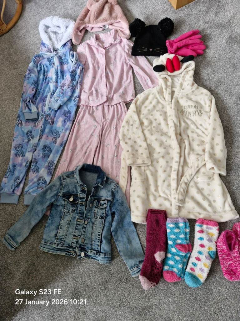Bundle Of Clothes Age 5-6