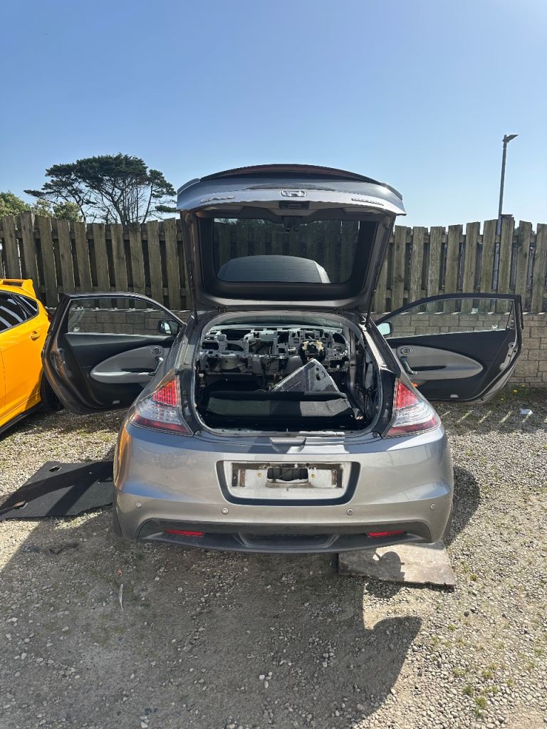 Honda CR-Z breaking for parts