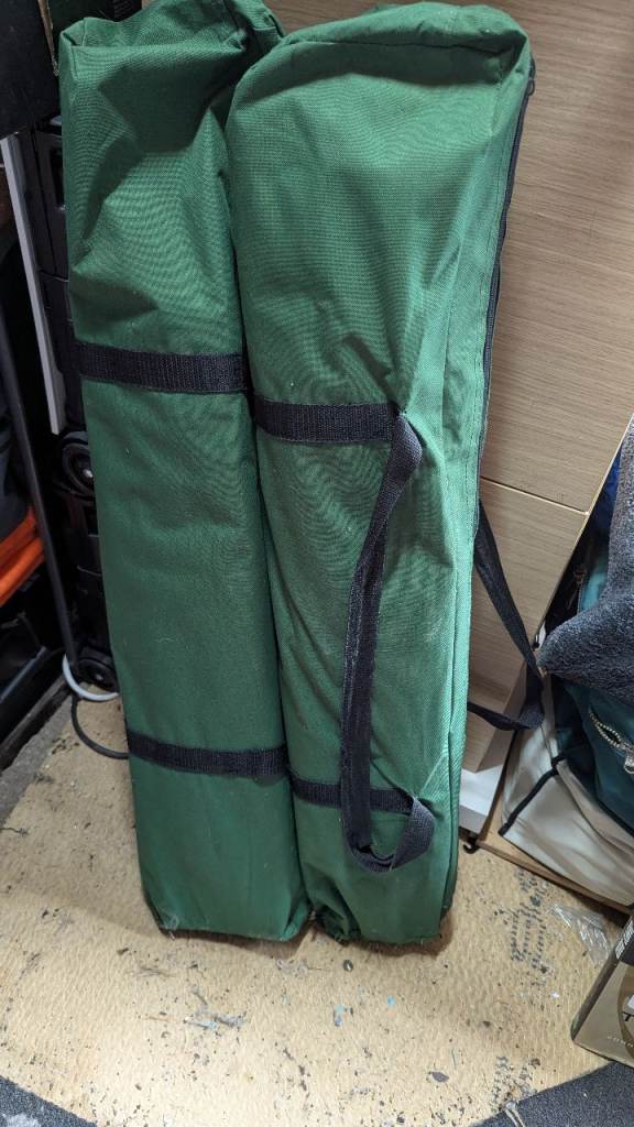 Camp bed 
