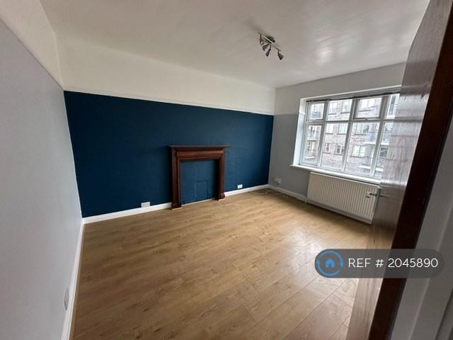 2 bedroom flat in Weech Hall, London, NW6 (2 bed) (#2045890)