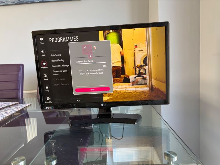 LG 22MT49DF-PZ 22-inch TV Monitor - Good Condition with Remote