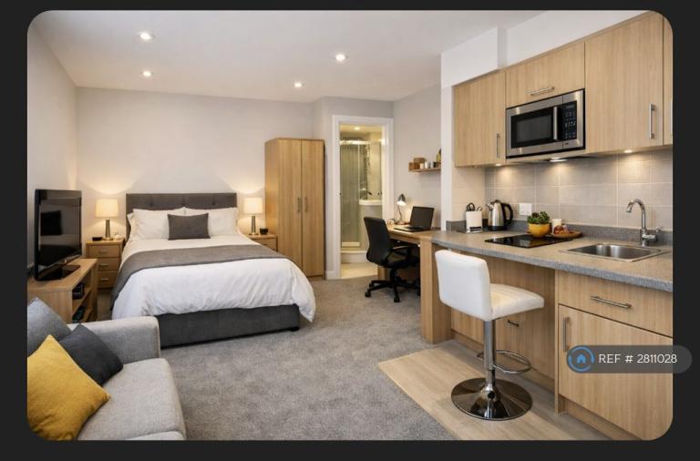 Studio flat in Church St, Newcastle, ST5 (#2811028)