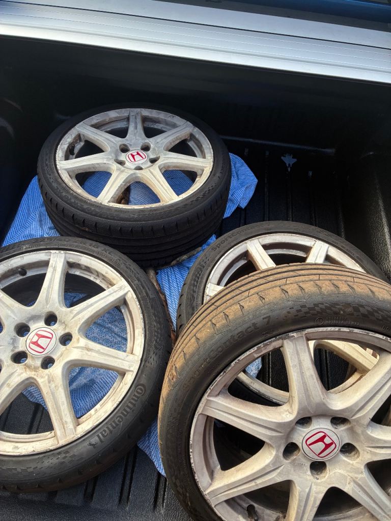 Honda Civic Type R FN2 alloy wheels and tyres