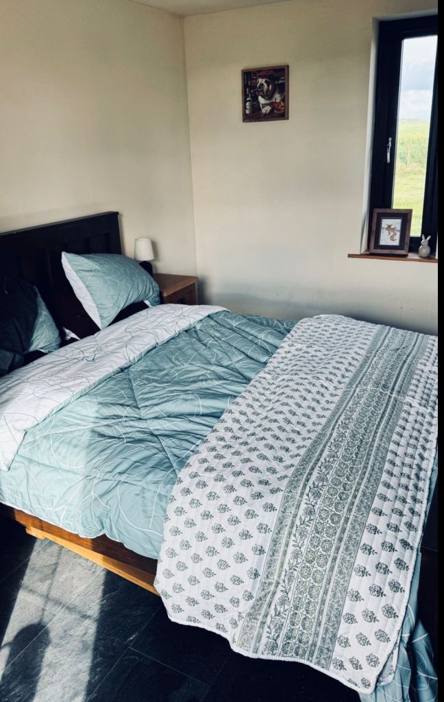 Two bedroom cottage in half acre on the Forss Riverbank. 2 bedroom. 