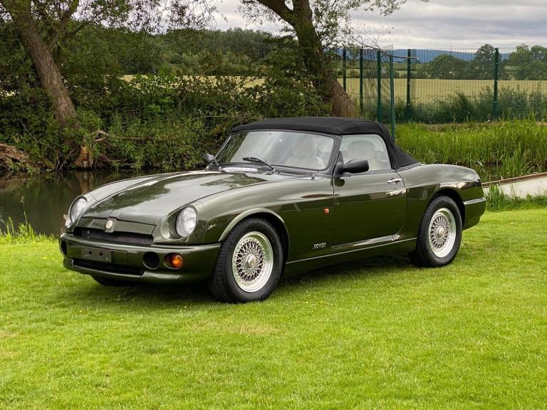 MG RV8 4.0 CONVERTIBLE WOODCOTE GREEN * TOP GRADE * 31000 MILES WITH 12 SERVICE 