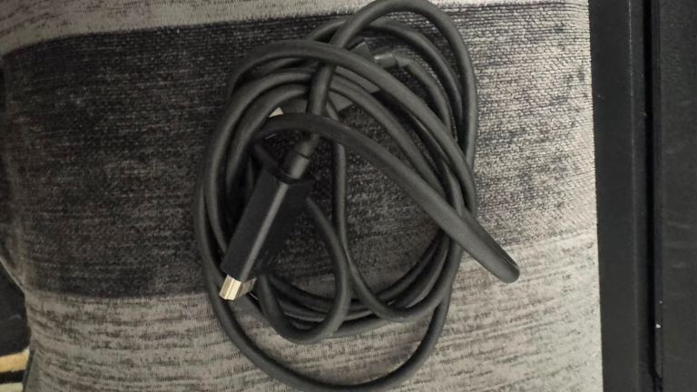Ps4 pro comes with controller and power cable no hdmi cable 