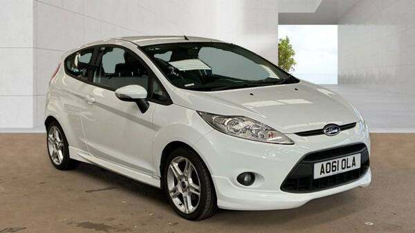 2011 61 Ford Fiesta 1.6 Zetec S Frozen White 53000mls 2-owners