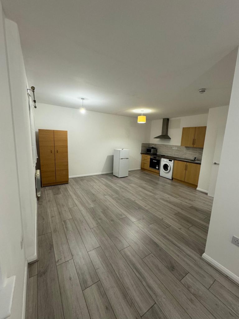 London Builder, Full Home renovation, refurbishments ,bathroom and kitchen, flooring etc  