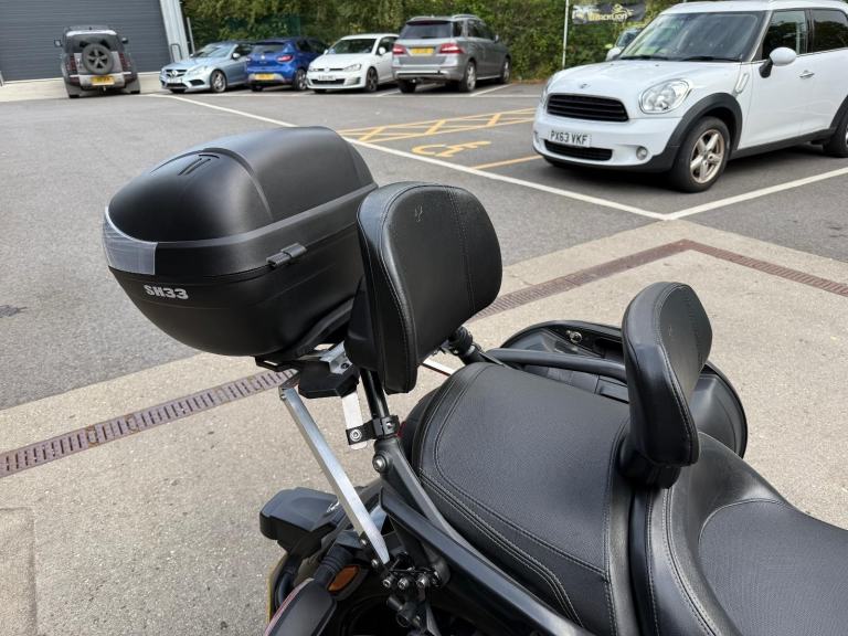 2019 CAN-AM SPYDER F3 S 1330 cc 6 speed semiautomatic trike in liquid titanium