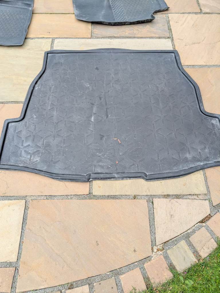 Genuine Toyota Rave 4 car mats 
