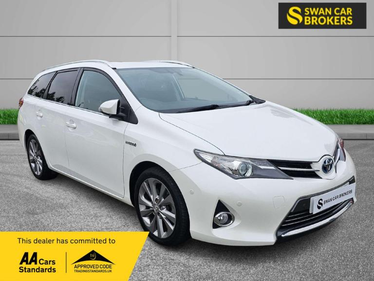 image for 2015 Toyota Auris 1.8 VVT-h Excel Touring Sports 5dr Petrol Hybrid CVT Euro 5 (s/s) (136 ps) Esta...