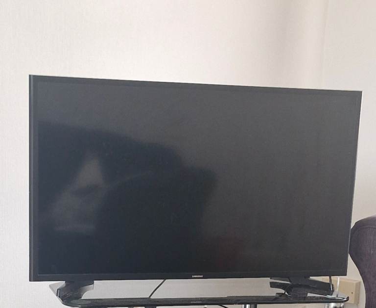 Repair or Spare Parts - Samsung 40 inch Smart TV - Model No: UE40M5000AK