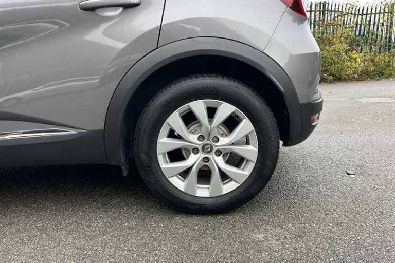 2021 Renault Captur 1.3 TCe (140 PS) Iconic 5 Door Petrol SUV Automatic SUV Petrol Automatic