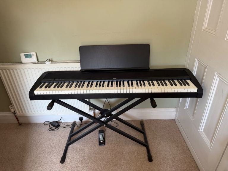 Korg B2 Digital Piano with Stand and Pedal