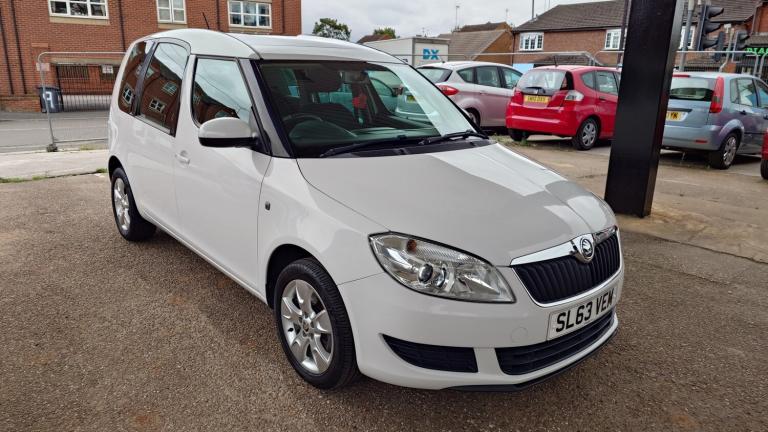 SKODA ROOMSTER 1.2 TSI 105 SE 5dr AUTOMATIC, Petrol, FSH, 2 Owners, White